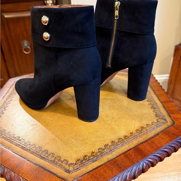 Kate Spade black suede heeled boots gold buttons size 9 - Picture 4 of 9